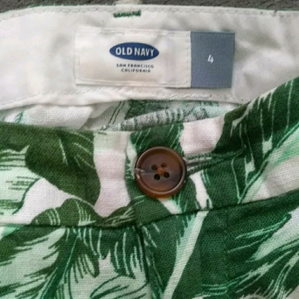 Tropical Palms Shorts - Picture 2 of 3